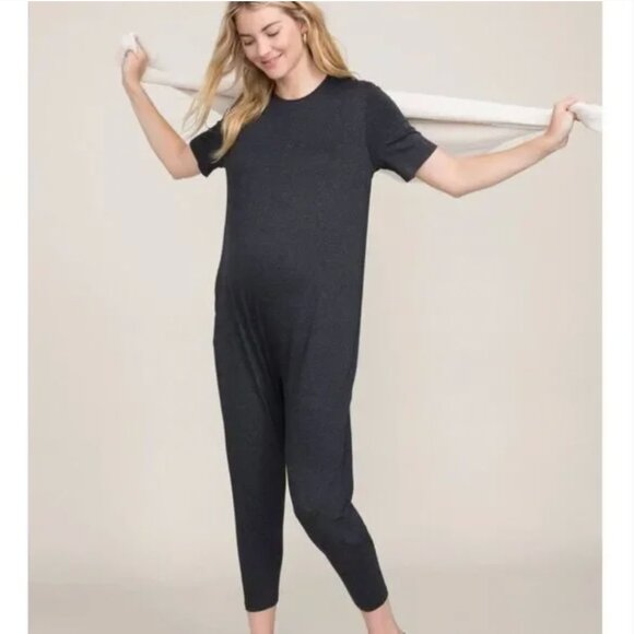 HATCH The Walkabout short sleeve jumper in Charcoal Gray | Hatch size 1 - Picture 1 of 12